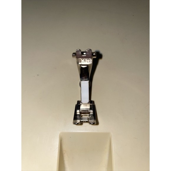 Bernina Sewing Machine #030 Old Style Presser Embroidery Foot Replacement Part - Picture 2 of 5